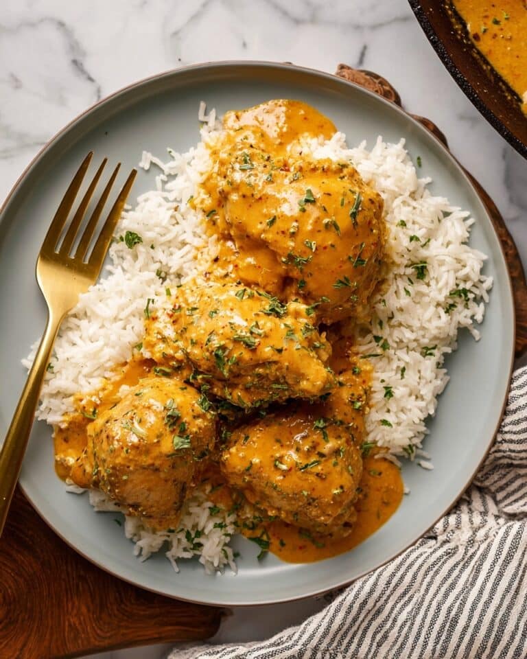 Delicious Southern Smothered Chicken Recipe
